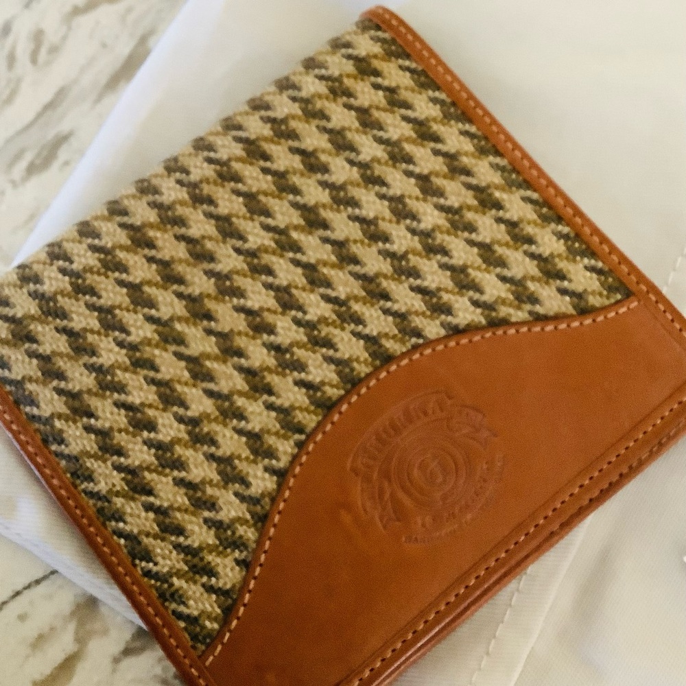 Vintage GHURKA Men’s Wallet Never Used w/ Protective Dust Pouch and Original Box